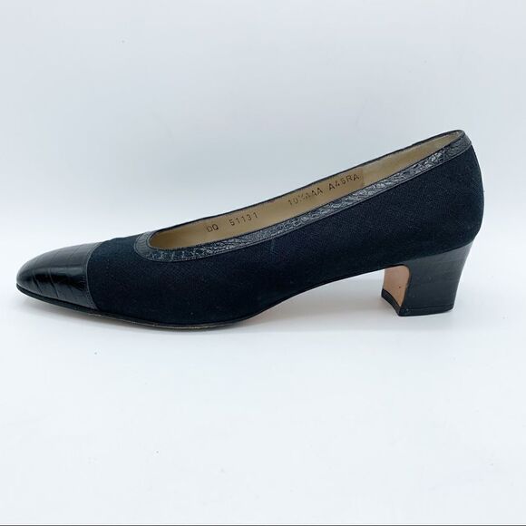 SALVATORE FERRAGAMO BLACK SNIP TOE FABRIC AND LEATHER PUMPS Sz 10.5 AAA - Picture 1 of 15